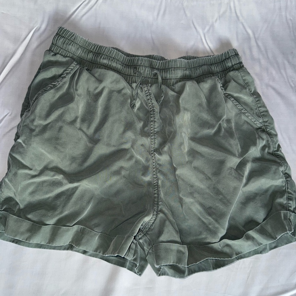 Universal Thread Olive Cargo Shorts